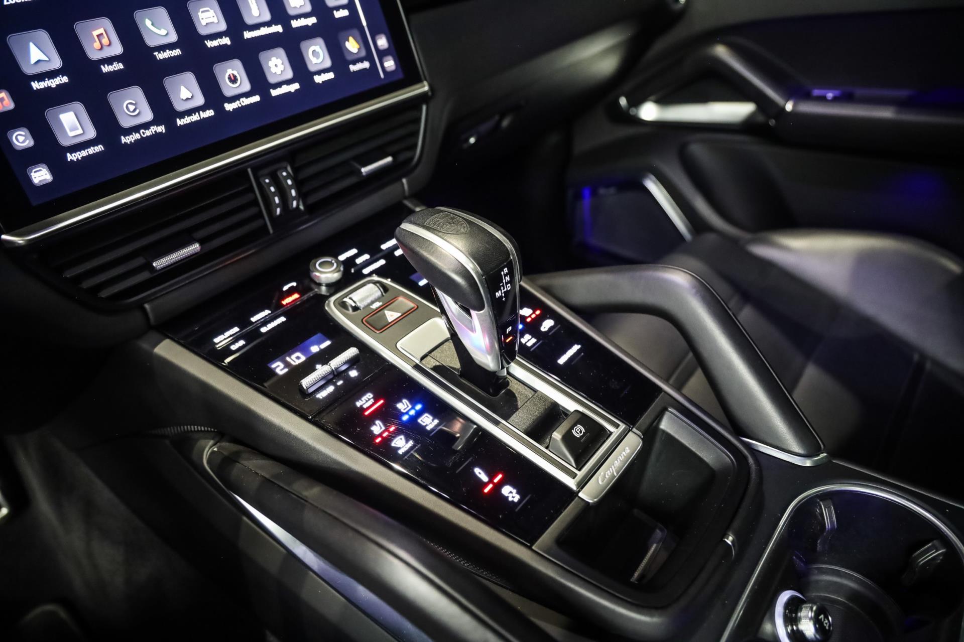 Foto van Porsche Cayenne Turbo S E-hybrid