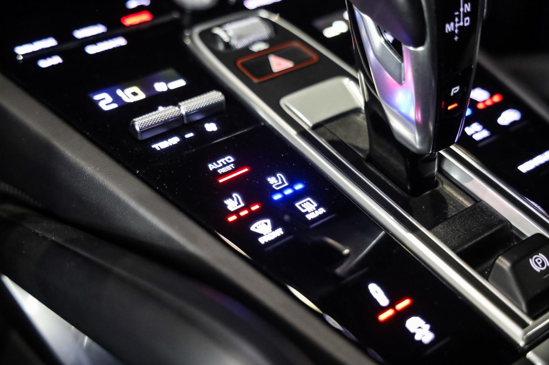 Foto van Porsche Cayenne Turbo S E-hybrid