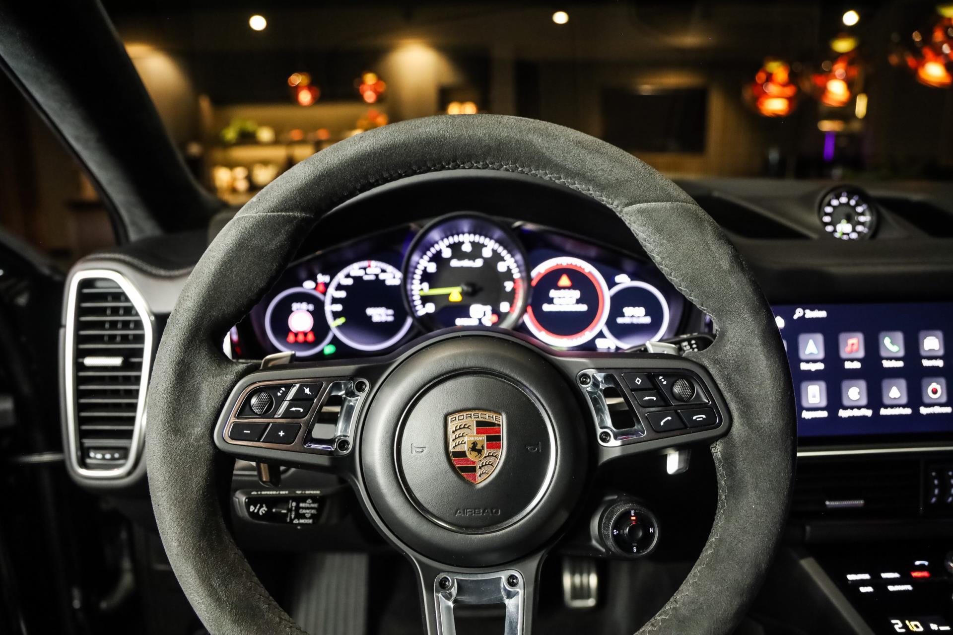 Foto van Porsche Cayenne Turbo S E-hybrid