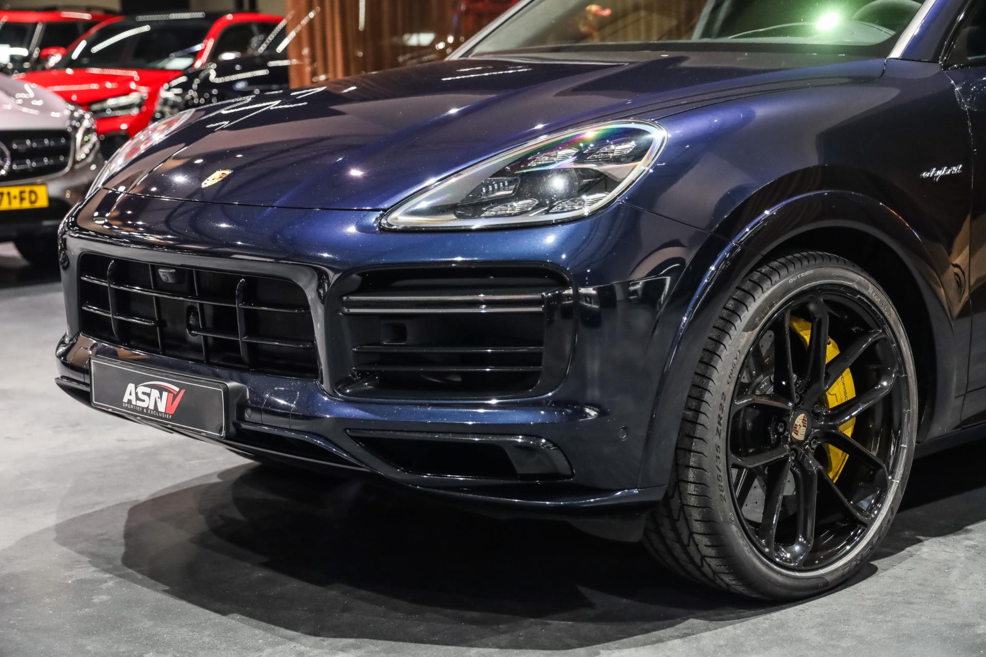Foto van Porsche Cayenne Turbo S E-hybrid