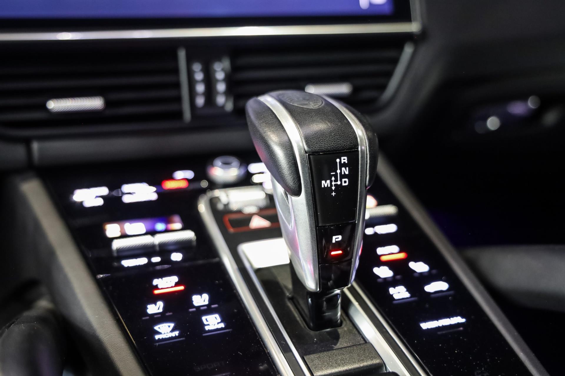 Foto van Porsche Cayenne Turbo S E-hybrid