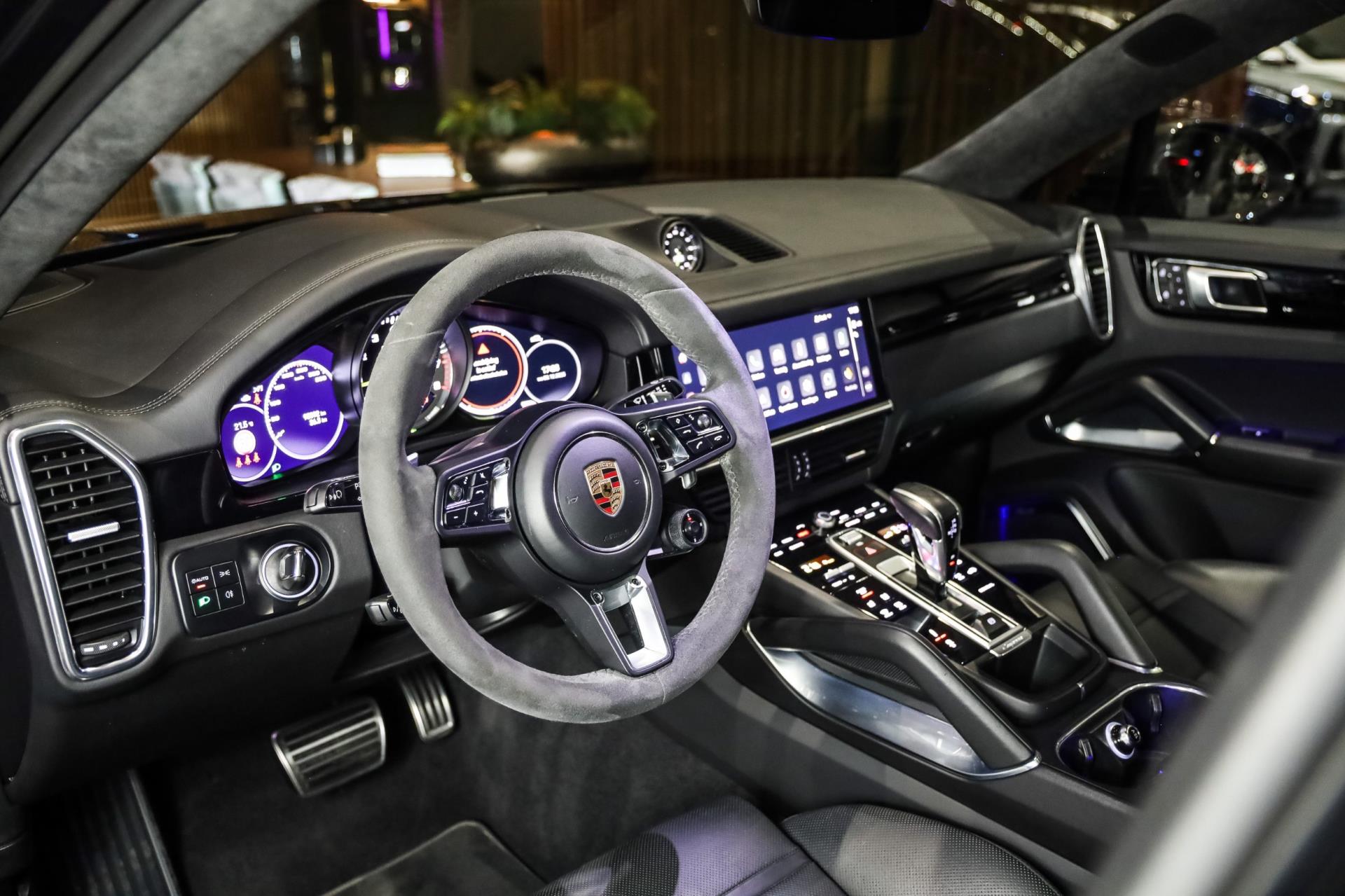 Foto van Porsche Cayenne Turbo S E-hybrid