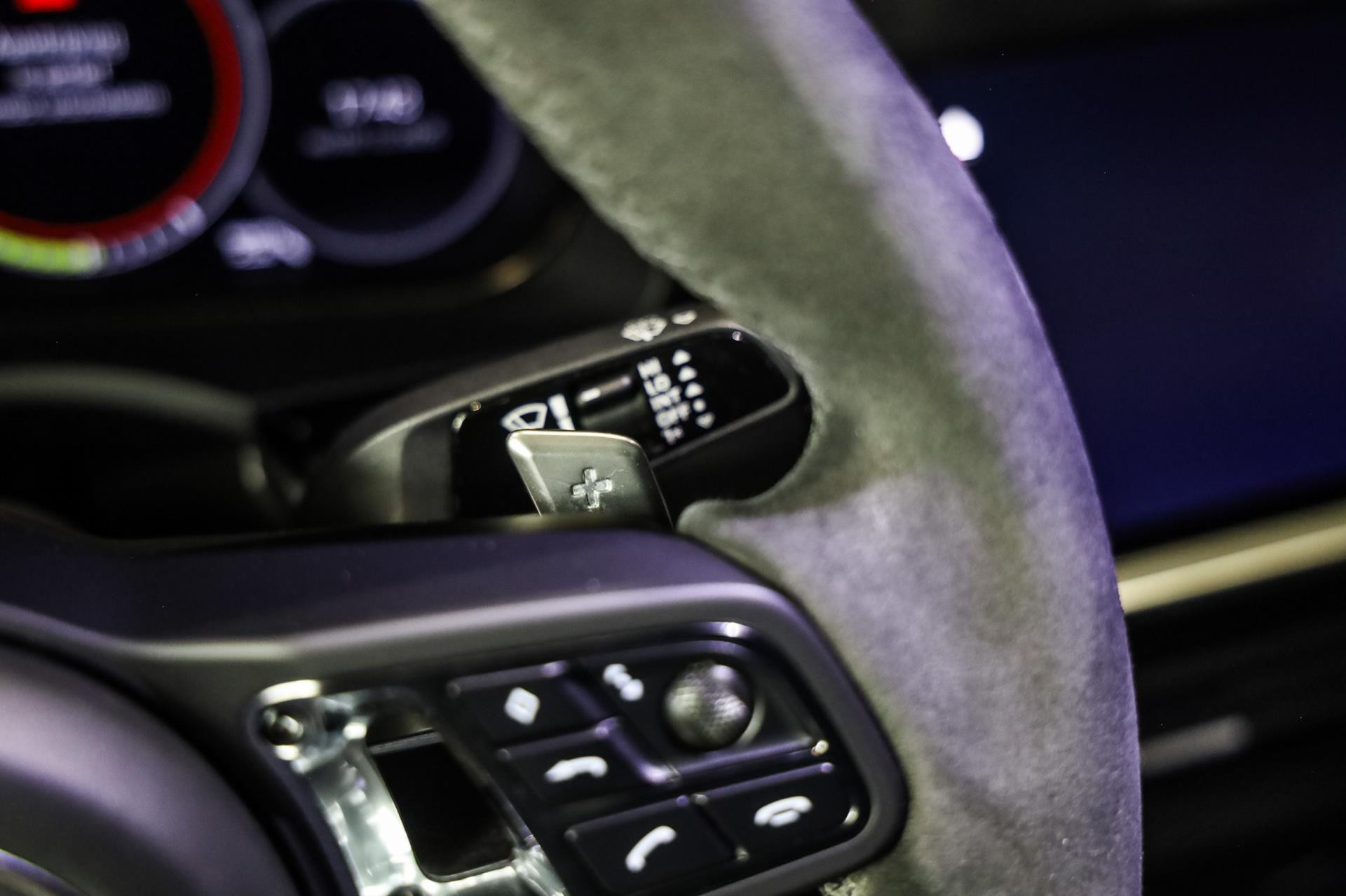 Foto van Porsche Cayenne Turbo S E-hybrid
