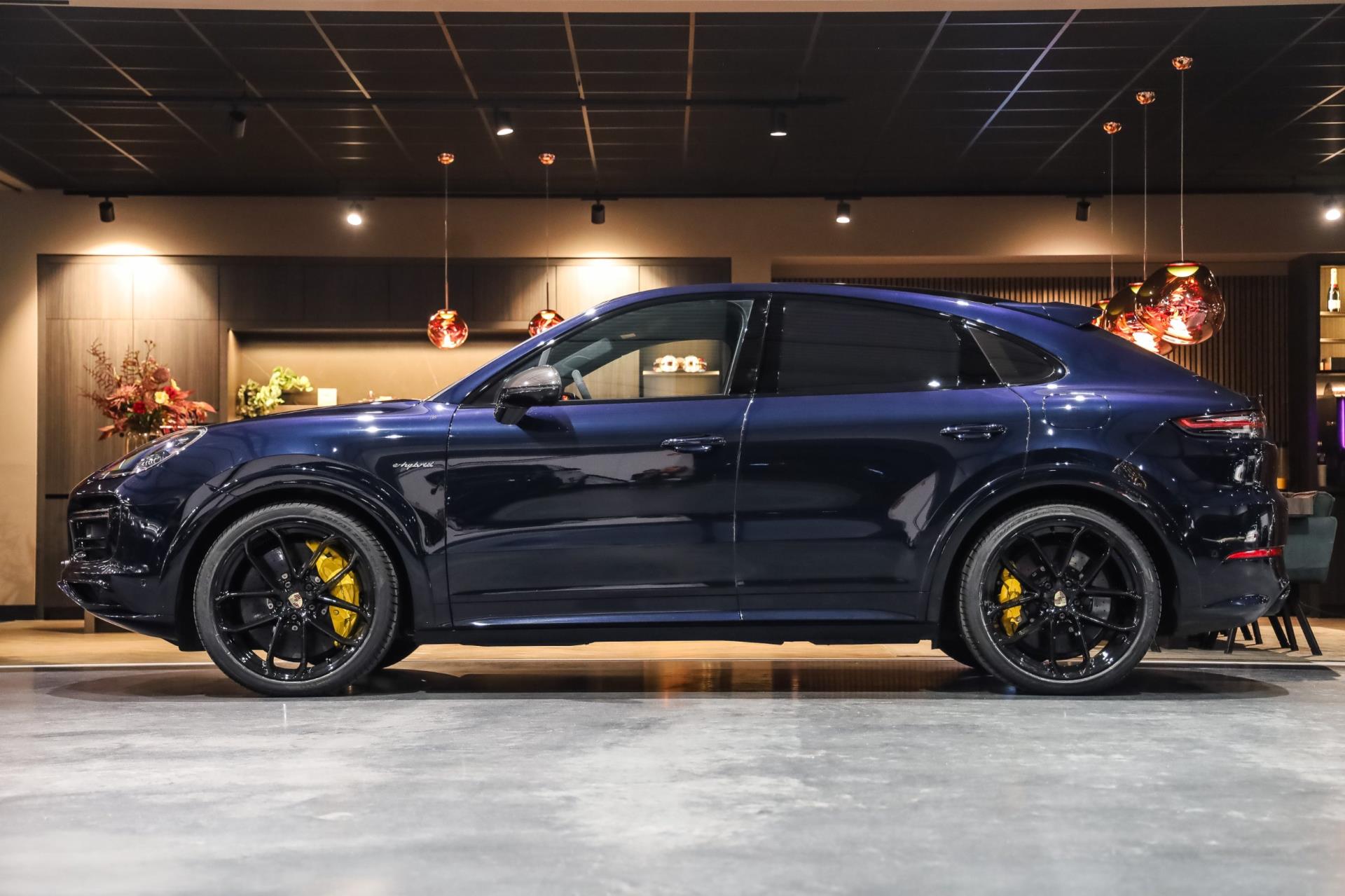 Foto van Porsche Cayenne Turbo S E-hybrid