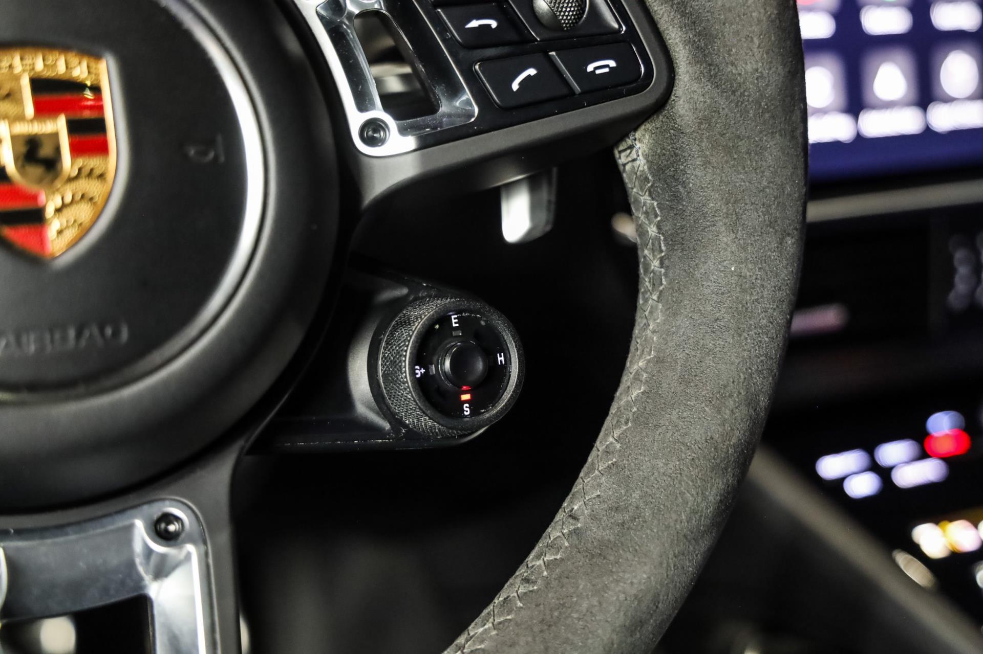 Foto van Porsche Cayenne Turbo S E-hybrid