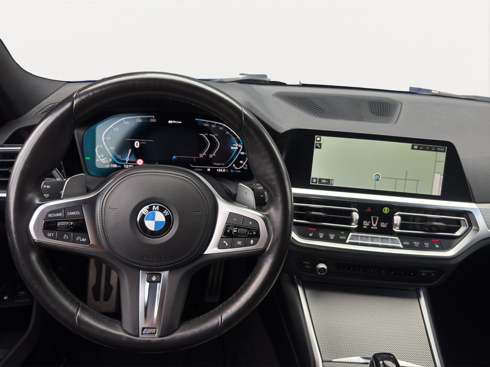 Foto van BMW 330e xDrive