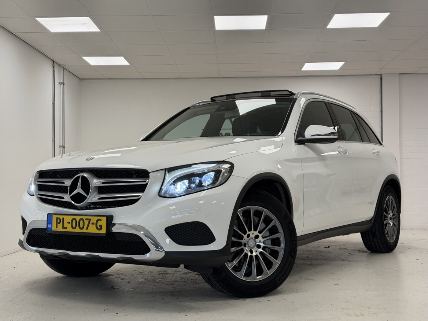 Mercedes-Benz GLC 250 4Matic 250 4MATIC Prestige | Luchtvering | Panoramadak | Led intelligen 2016 - voorkant