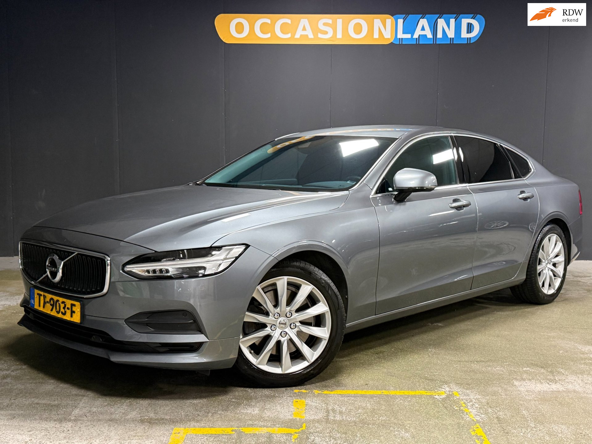 Volvo S90 2.0 T4 Momentum+|NAP|LED|PDC|CAMERA|LEDER|STOELV|DODEHOEK|ACC|CARPLAY|BLUETOOTH|18INCH| 2018 - voorkant