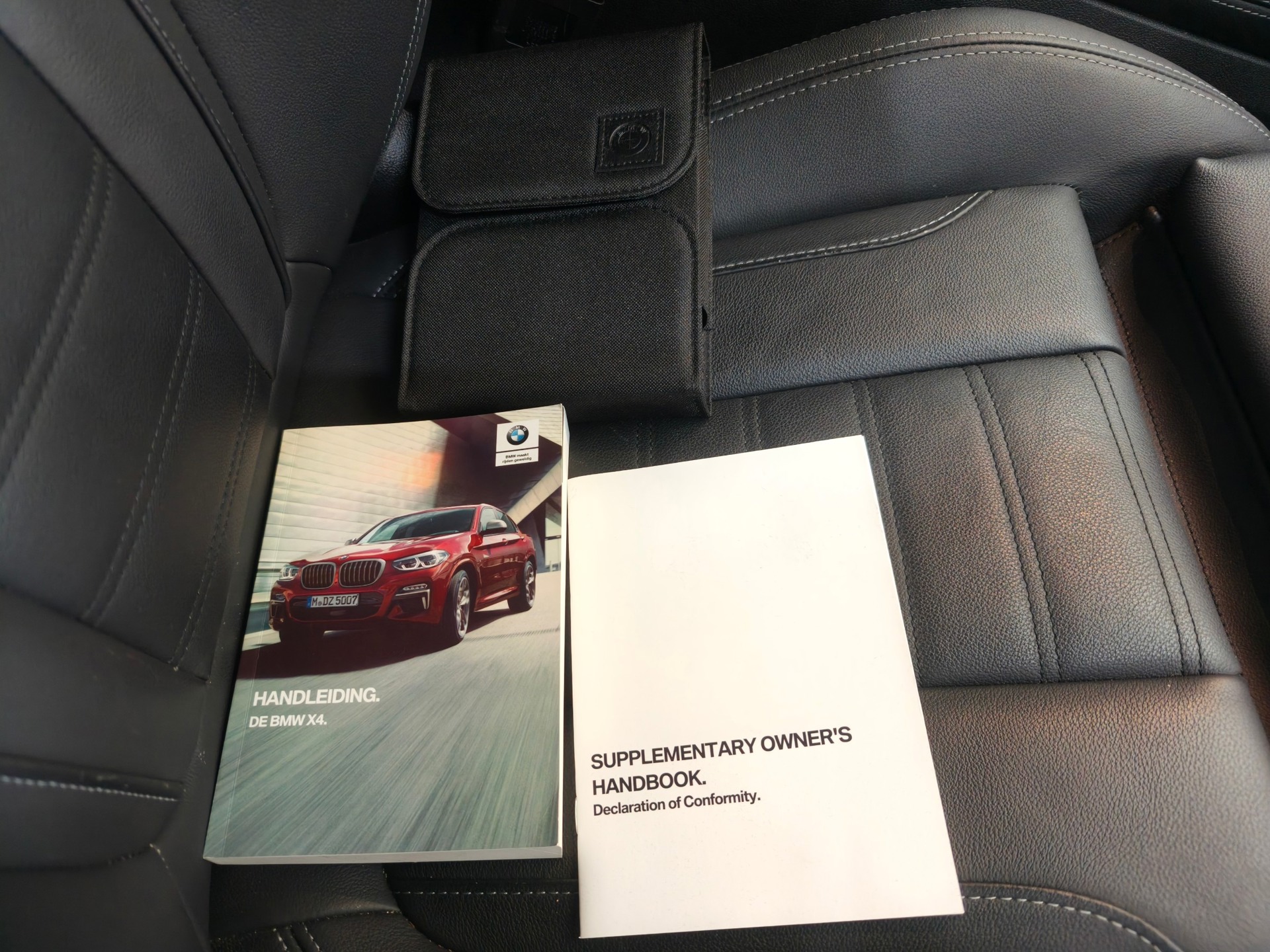 Foto van BMW X4 Xdrive20i