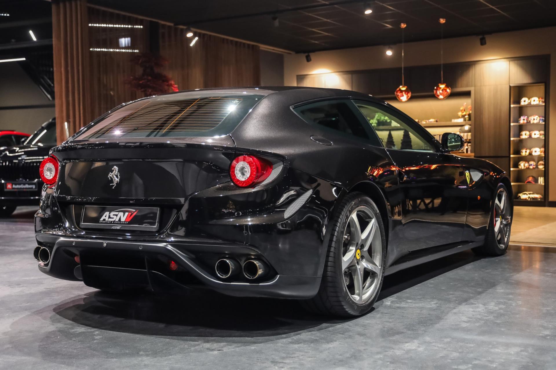 Foto van Ferrari FF