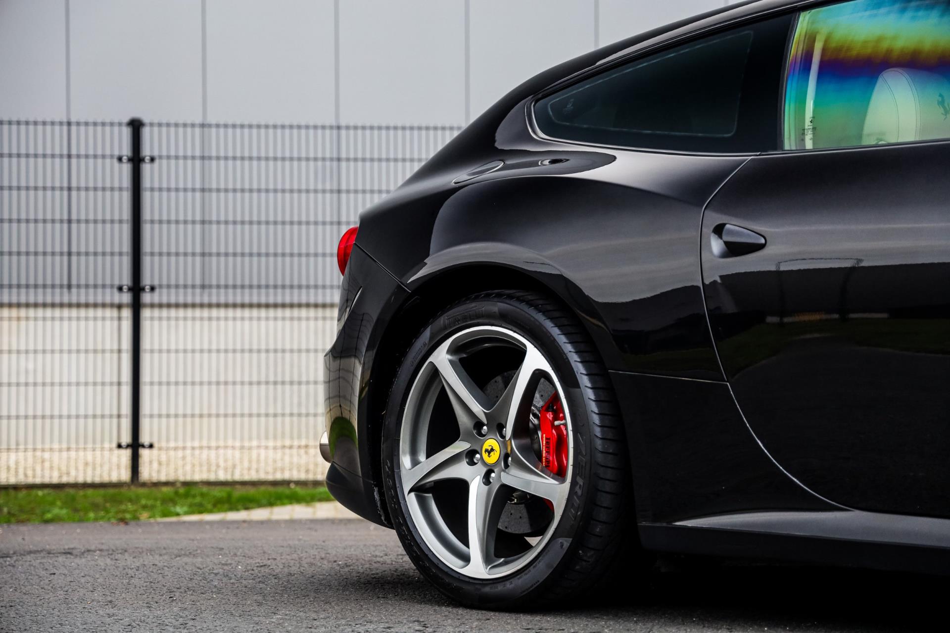 Foto van Ferrari FF