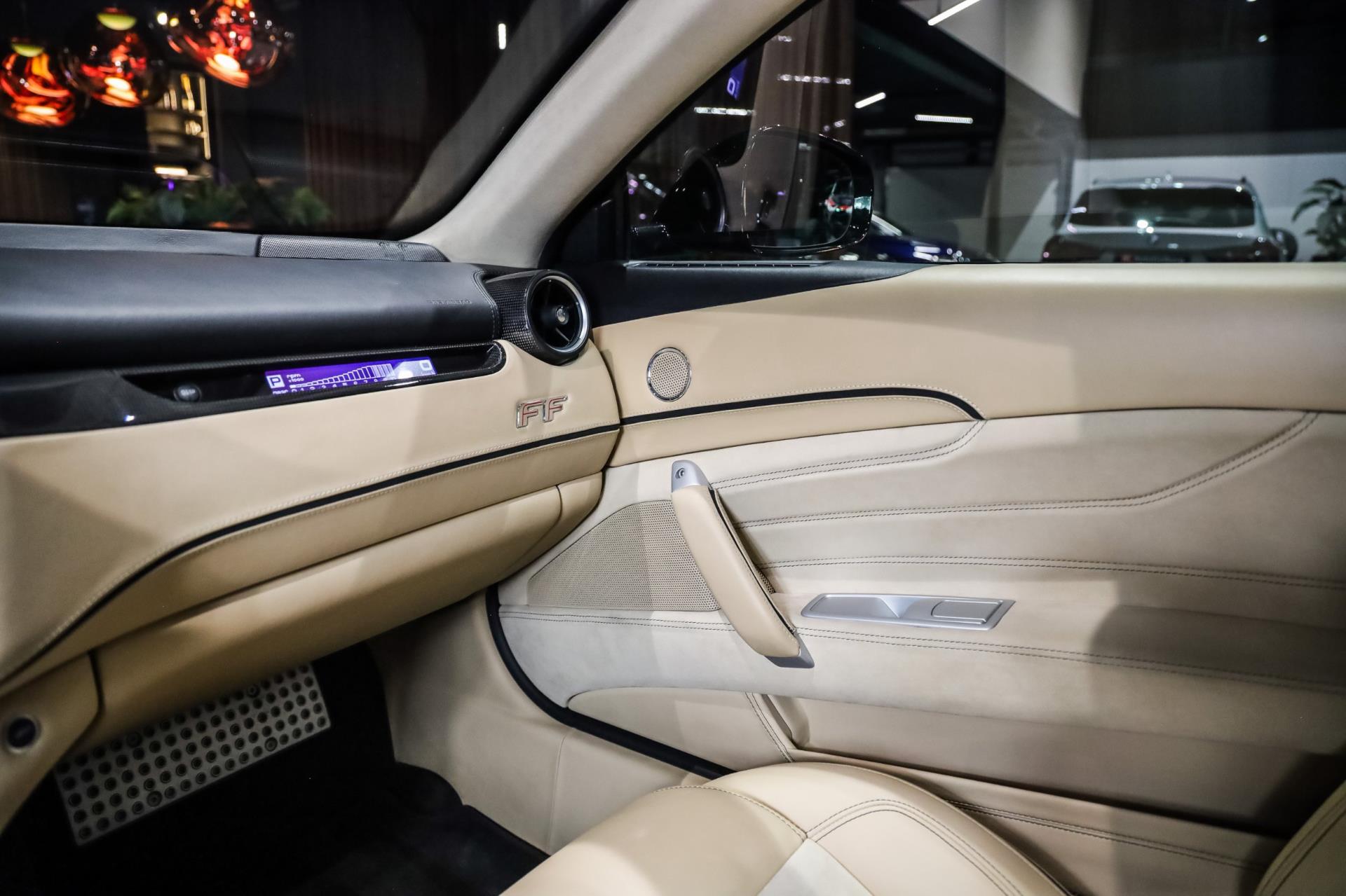 Foto van Ferrari FF