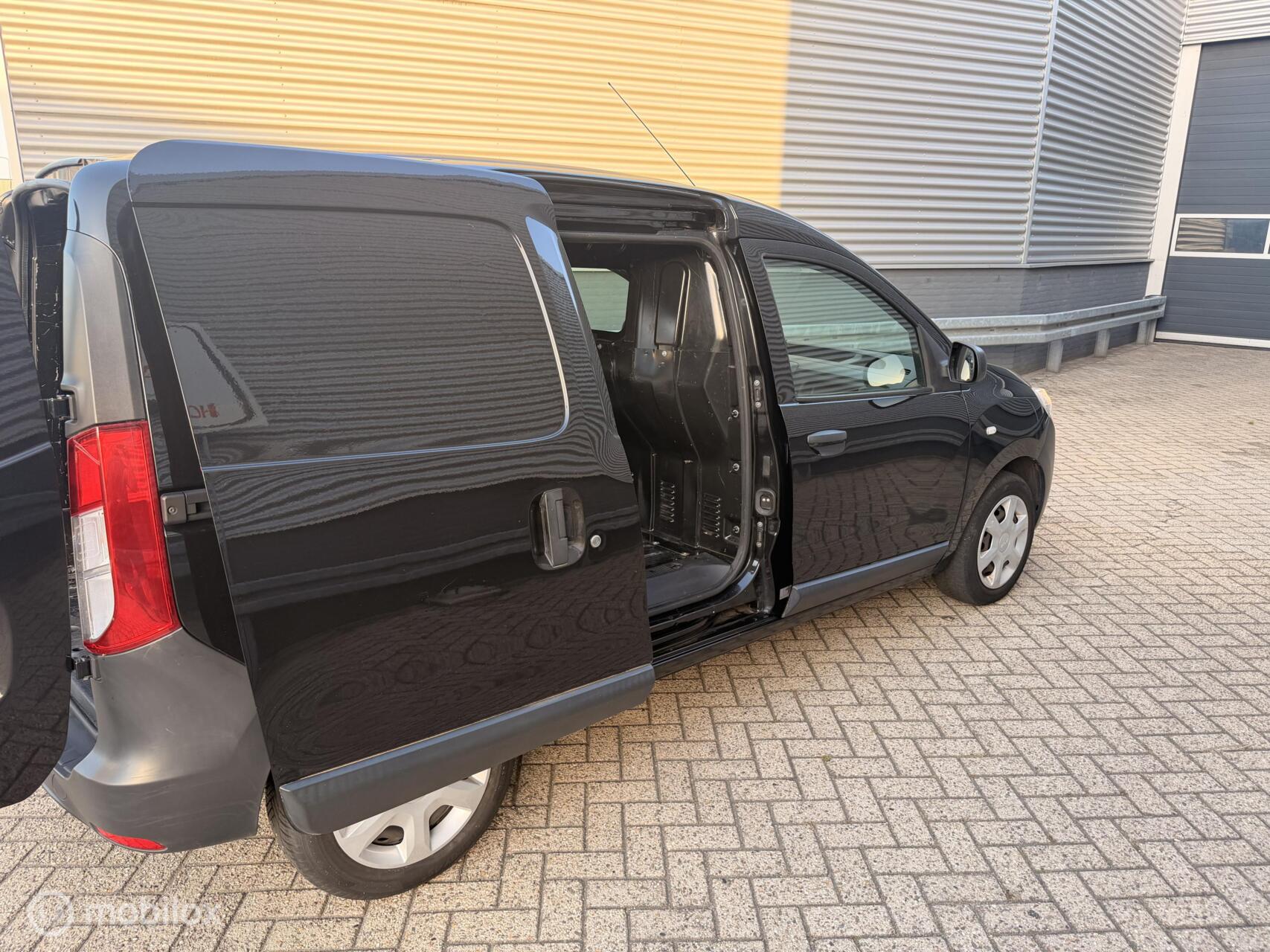 Foto van Dacia Dokker