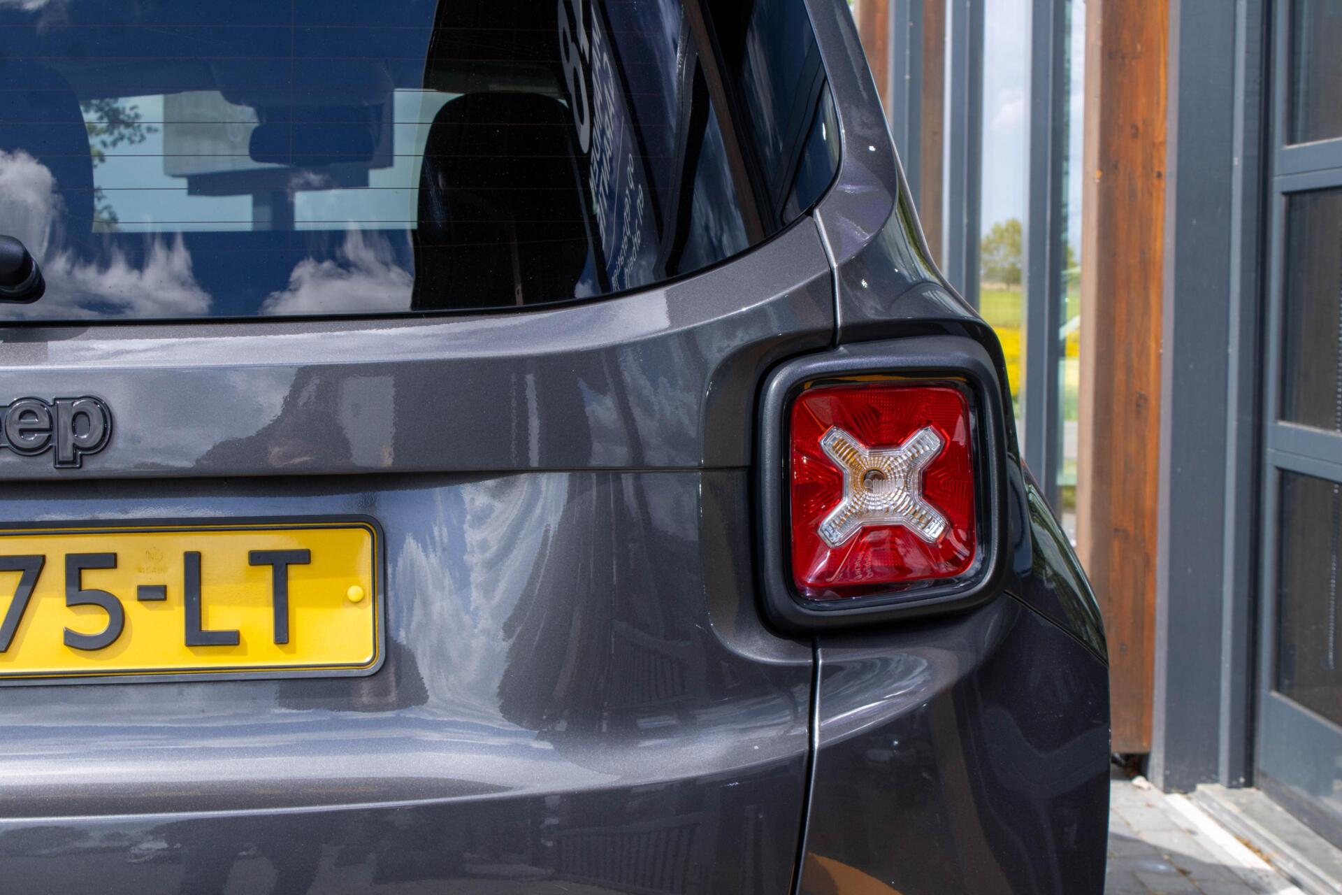 Foto van Jeep Renegade Van