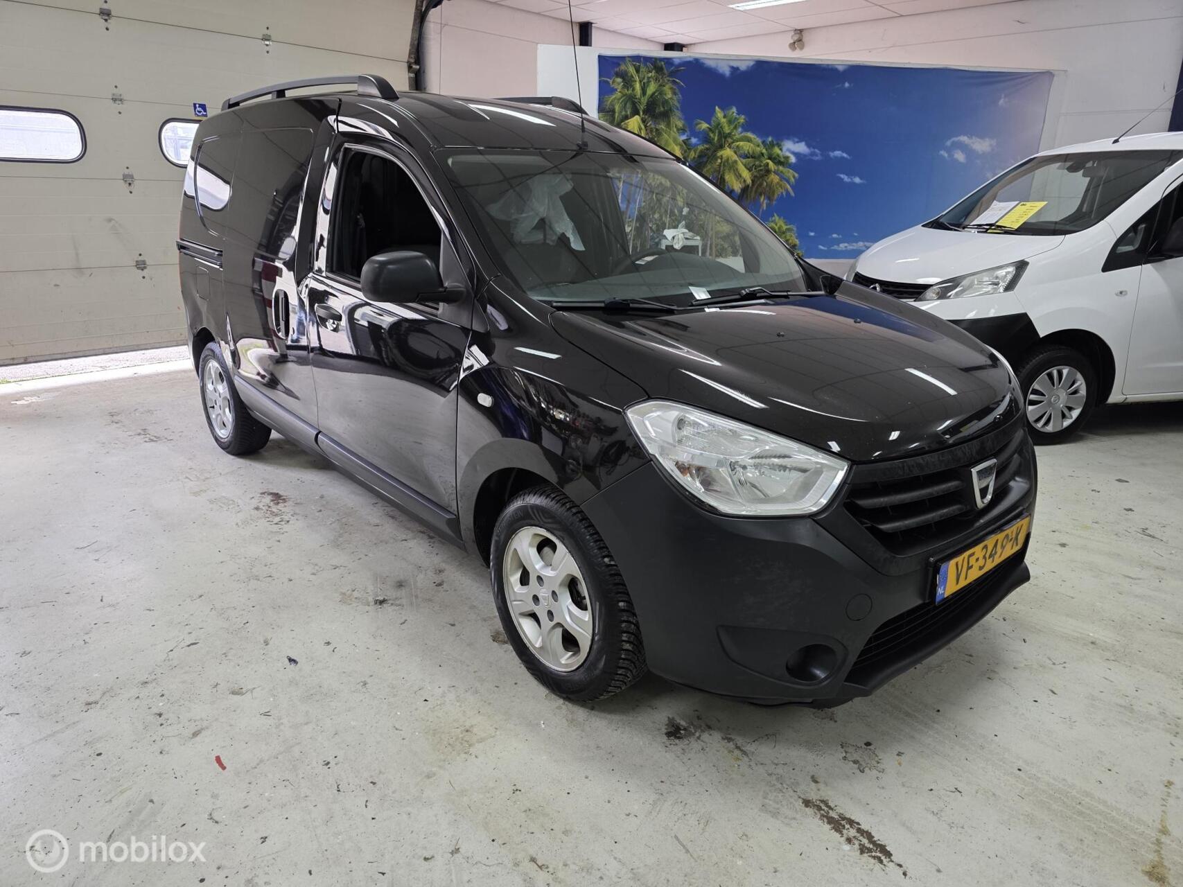 Dacia Dokker 1.5 dCi 90 Ambiance 2013 - voorkant