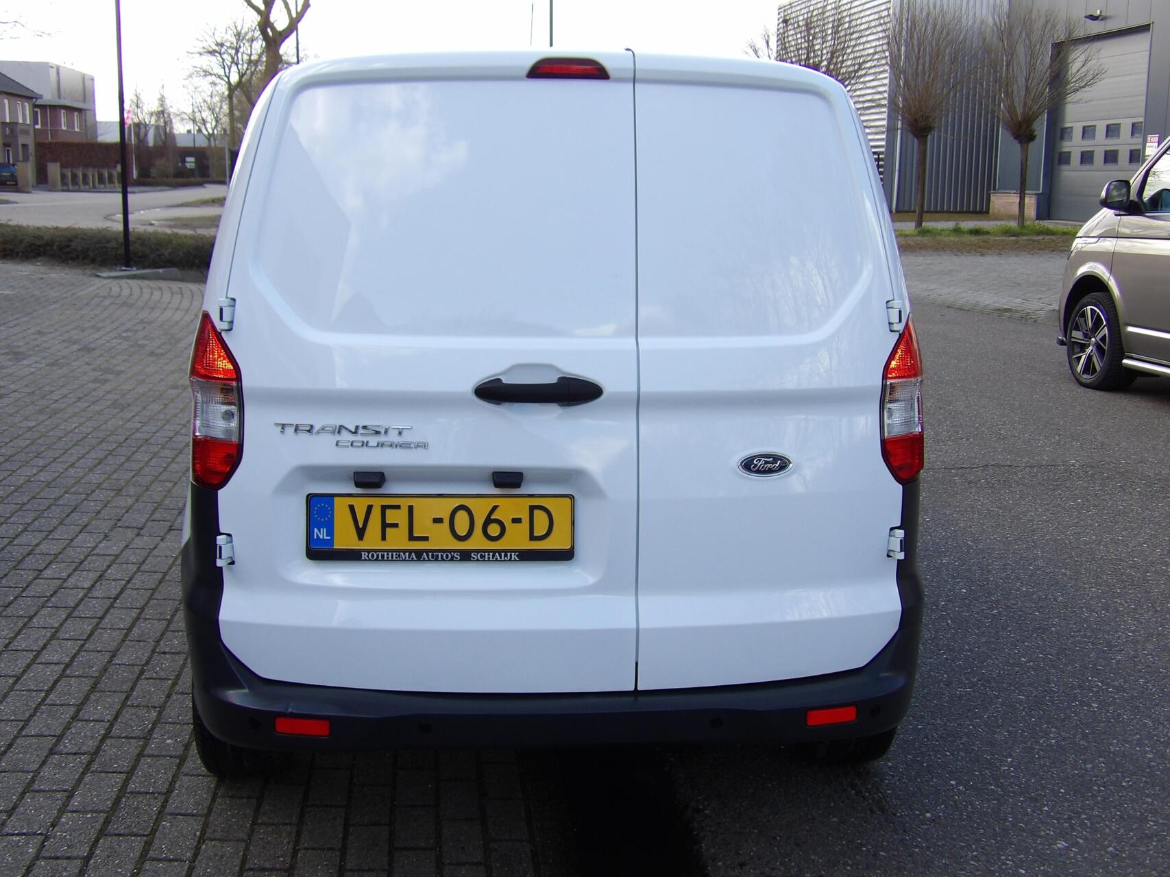 Foto van Ford Transit Courier