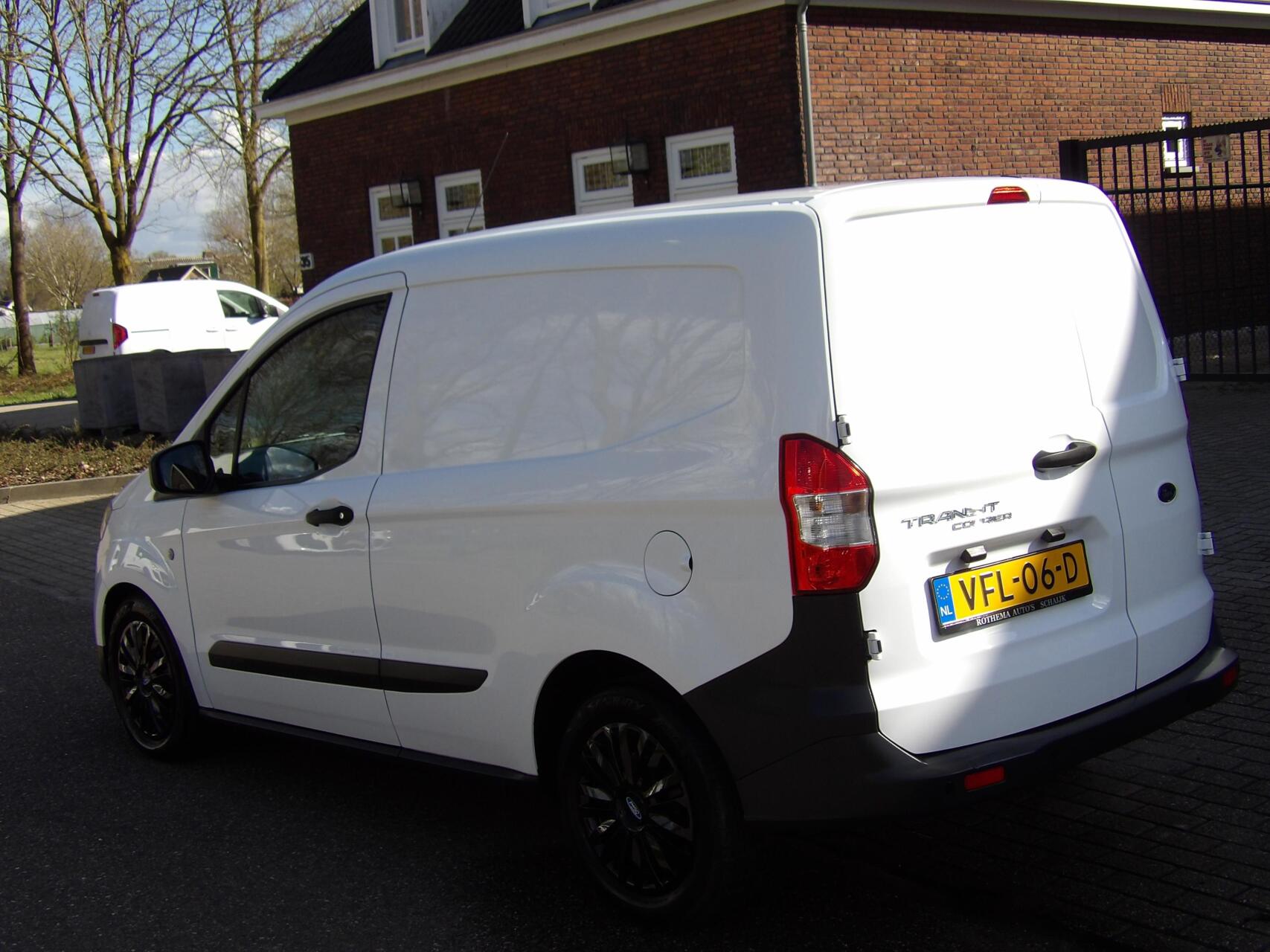 Foto van Ford Transit Courier