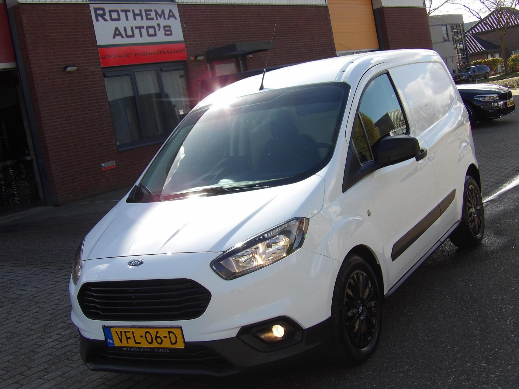 Foto van Ford Transit Courier