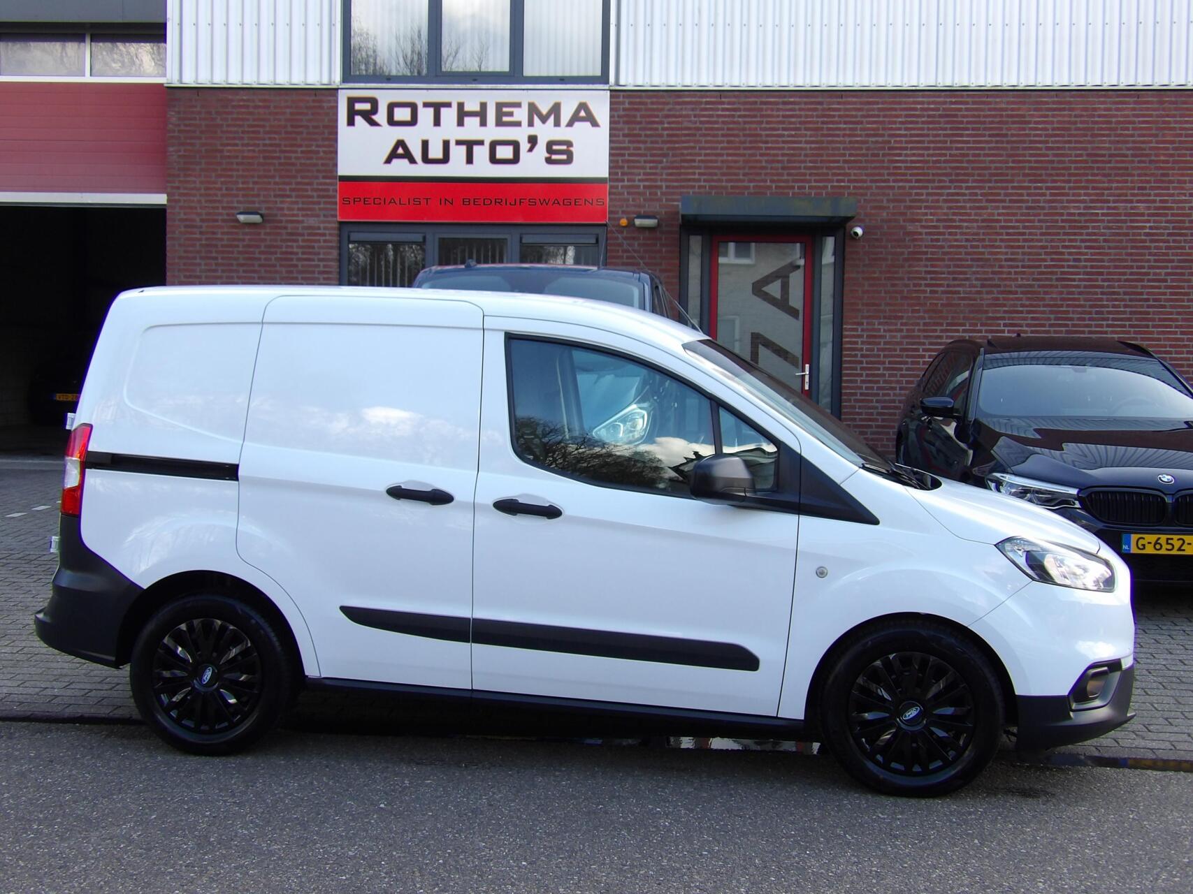 Foto van Ford Transit Courier