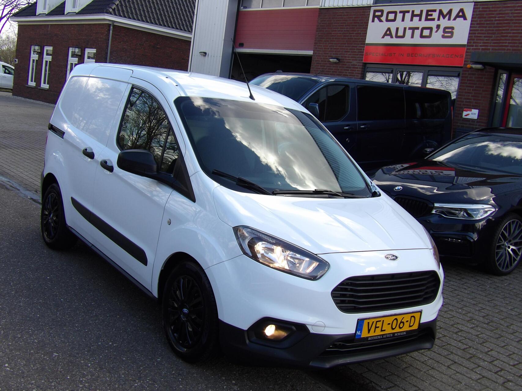 Foto van Ford Transit Courier