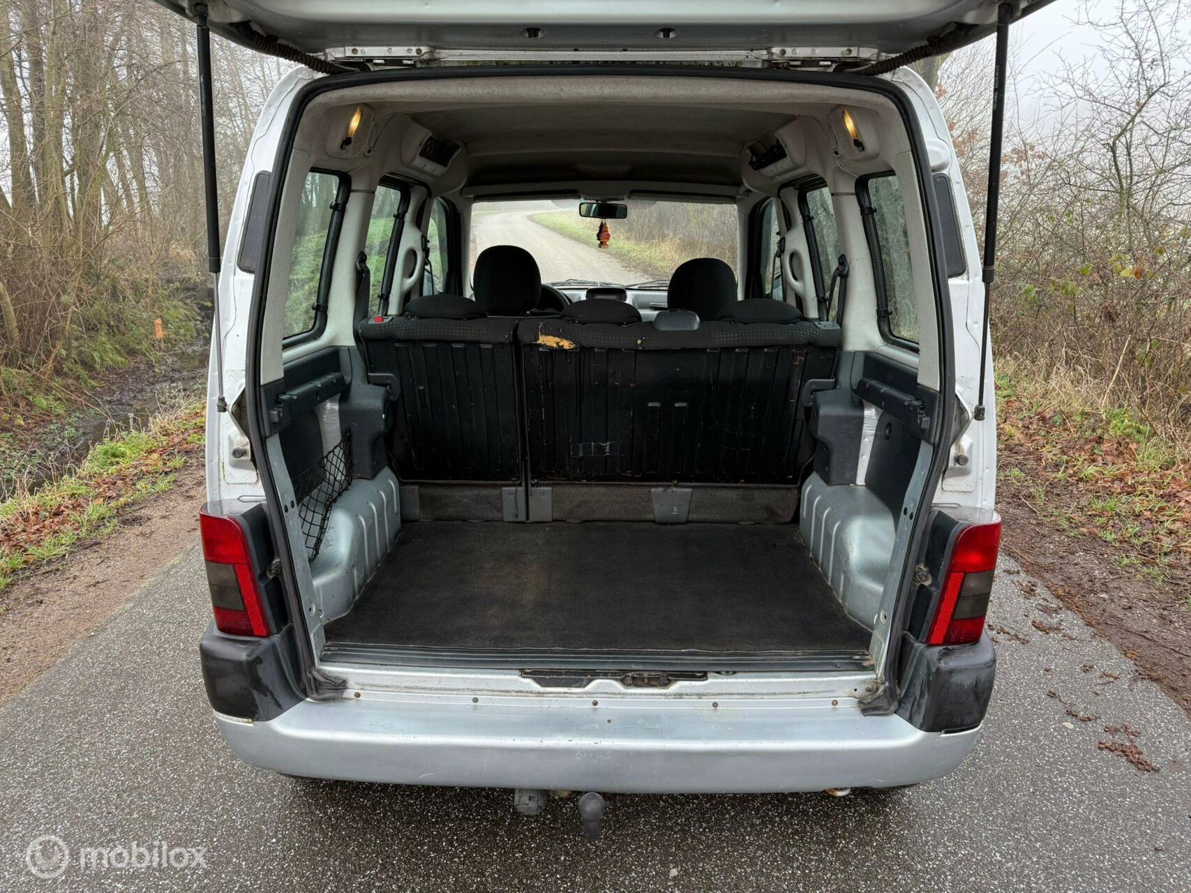 Foto van Peugeot Partner MPV