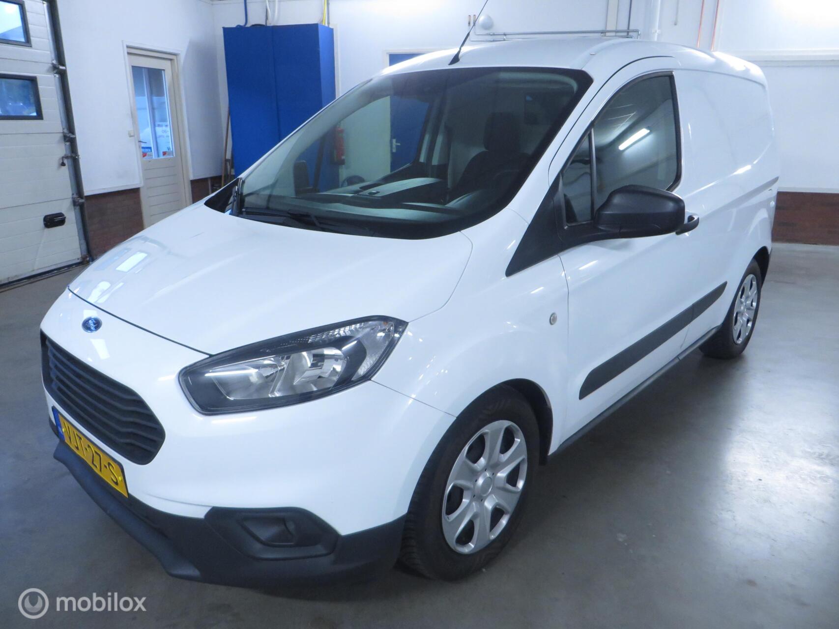 Foto van Ford Transit Courier