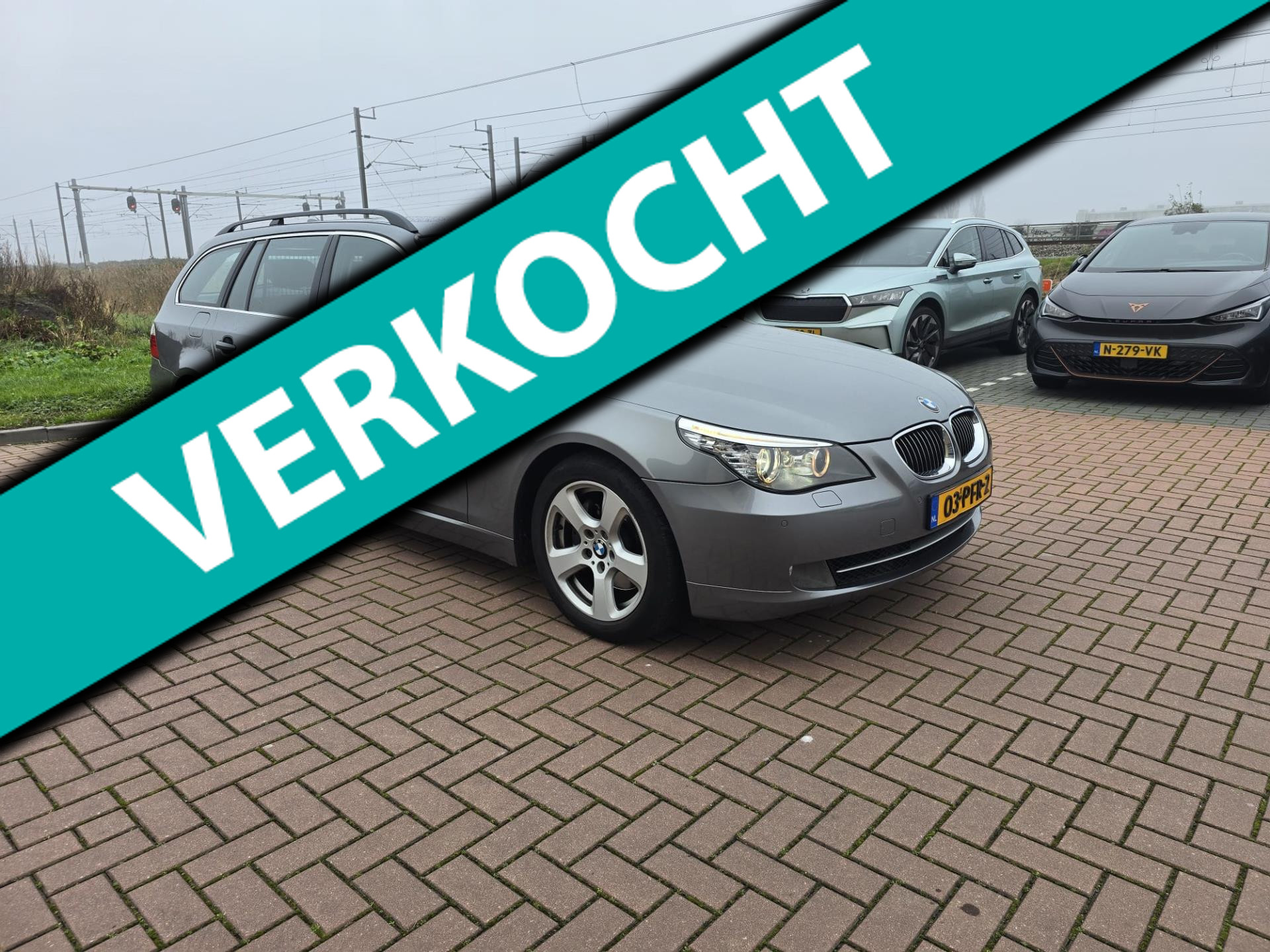 BMW 5er Reihe 530xi / AUTOMAAT / PANO / NAVI / XENON / PDC / STOELVERWARMING / HOUTINLEG / ELEC. PAKKET 2007 - voorkant