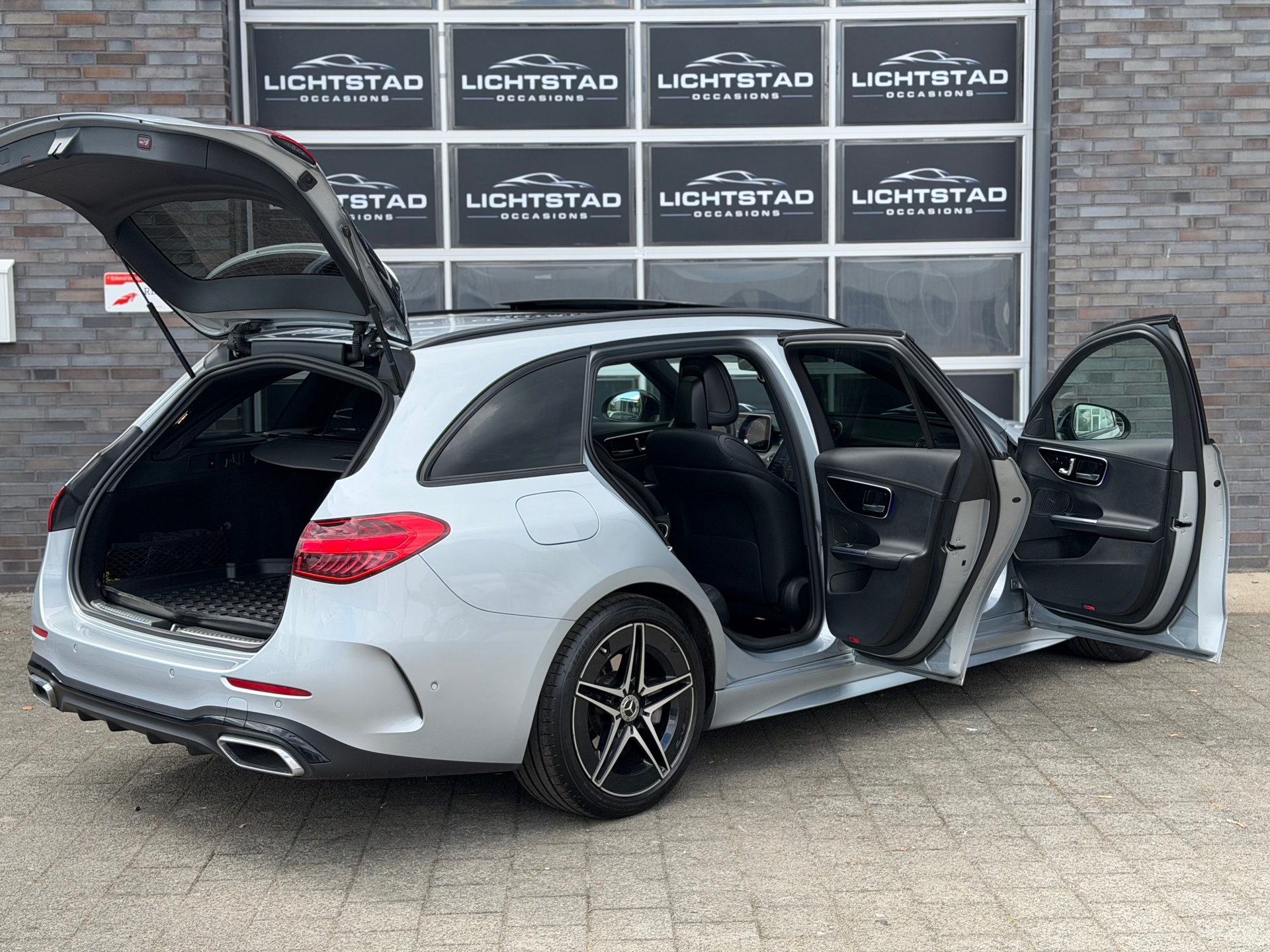 Foto van Mercedes-Benz C 200