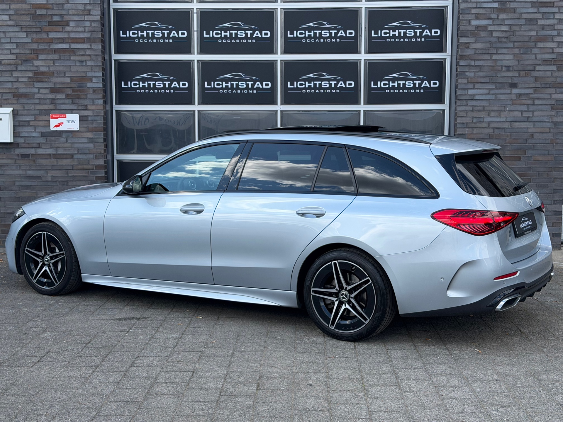 Foto van Mercedes-Benz C 200
