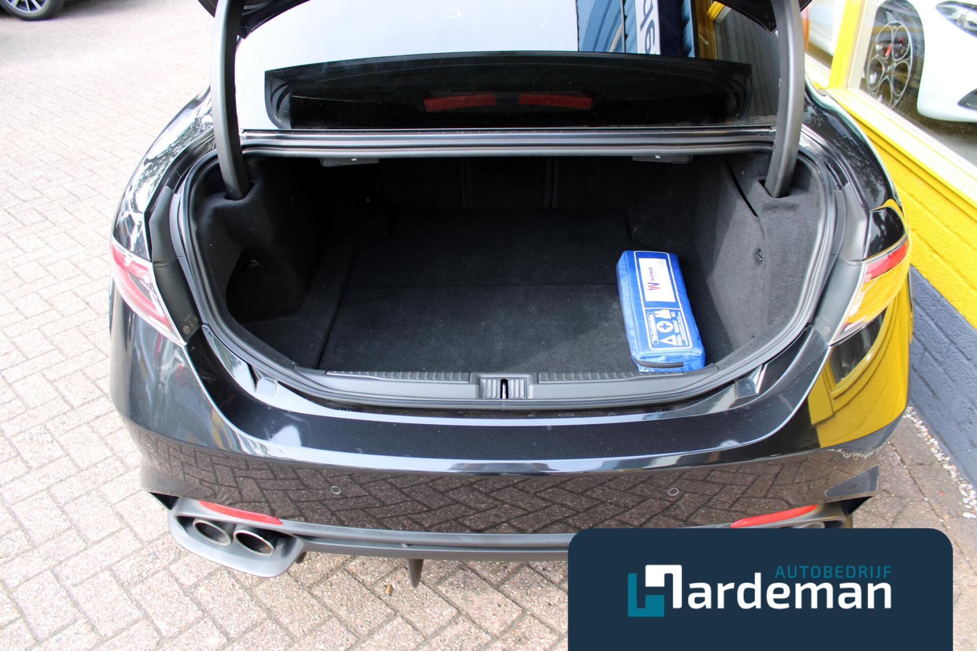 Foto van Alfa Romeo Giulia Quadrifoglio