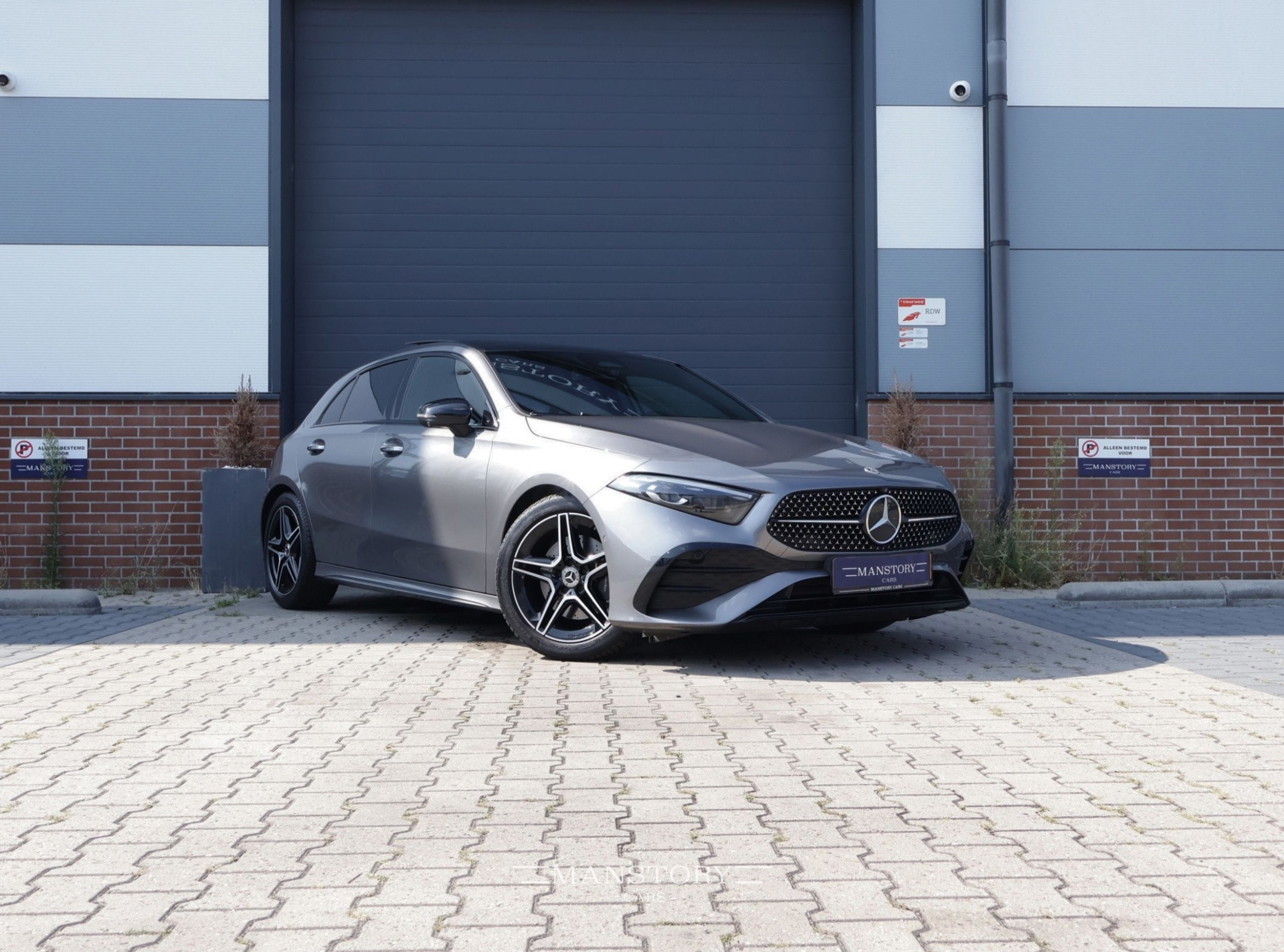 Mercedes-Benz A 220 4Matic 220 4MATIC AMG Line 2023 - voorkant