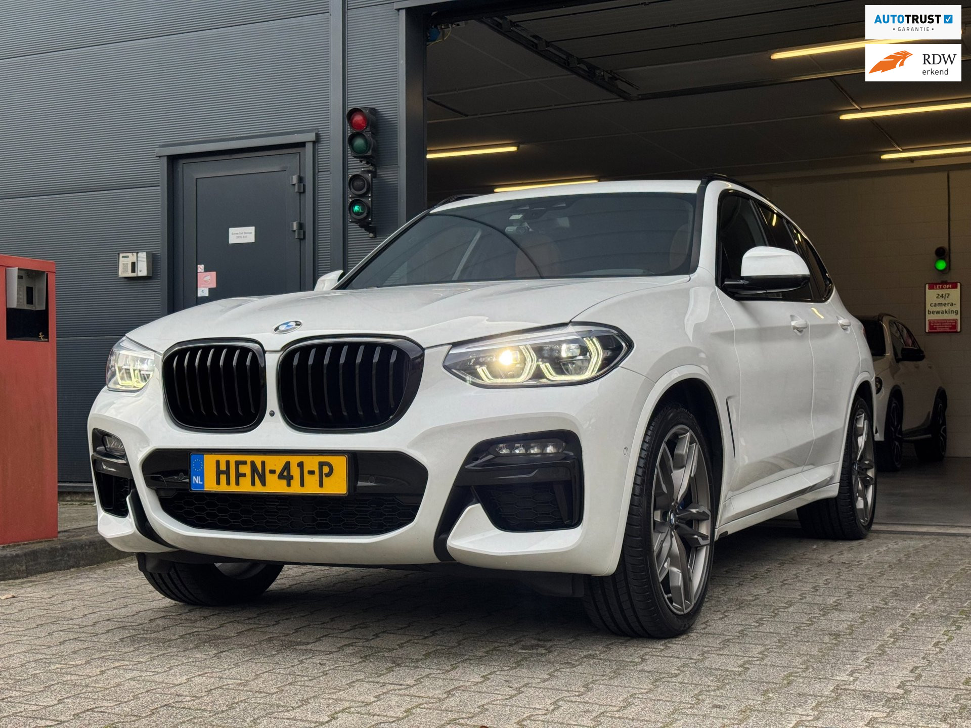 BMW X3 M40i M40i xDrive High Executive / PANO / HEAD-UP / 360 CAM / KEYLESS / CARPLAY / MEMORY / HARM-KARD / ADAPTIVE / SFEER / ''21 ! 2021 - voorkant