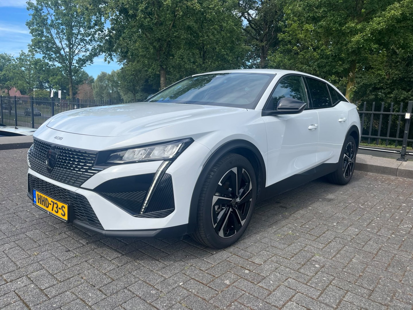 Peugeot 408 1.2 Hybrid 145 e-DCS6 Allure 2025 - voorkant