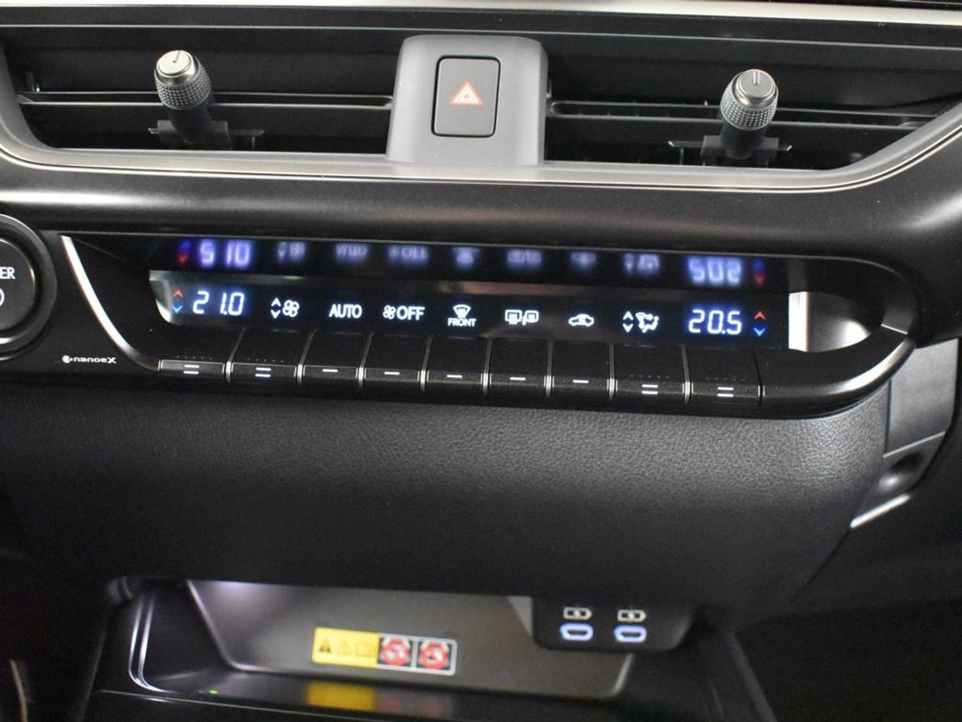 Foto van Lexus Ux