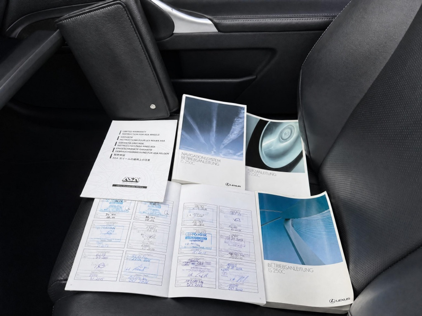 Foto van Lexus Lexus Is250c