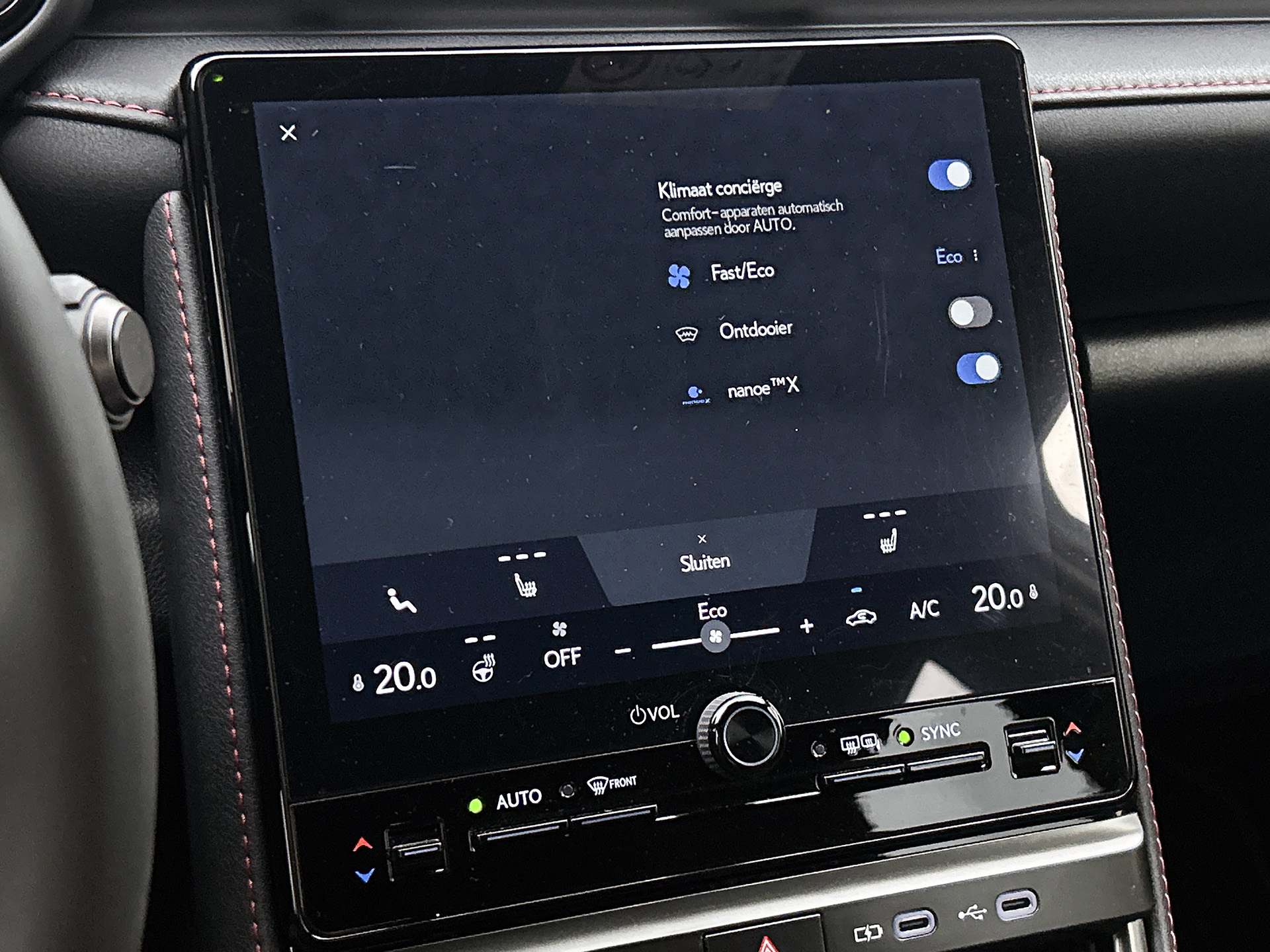Foto van Lexus Lexus LBX