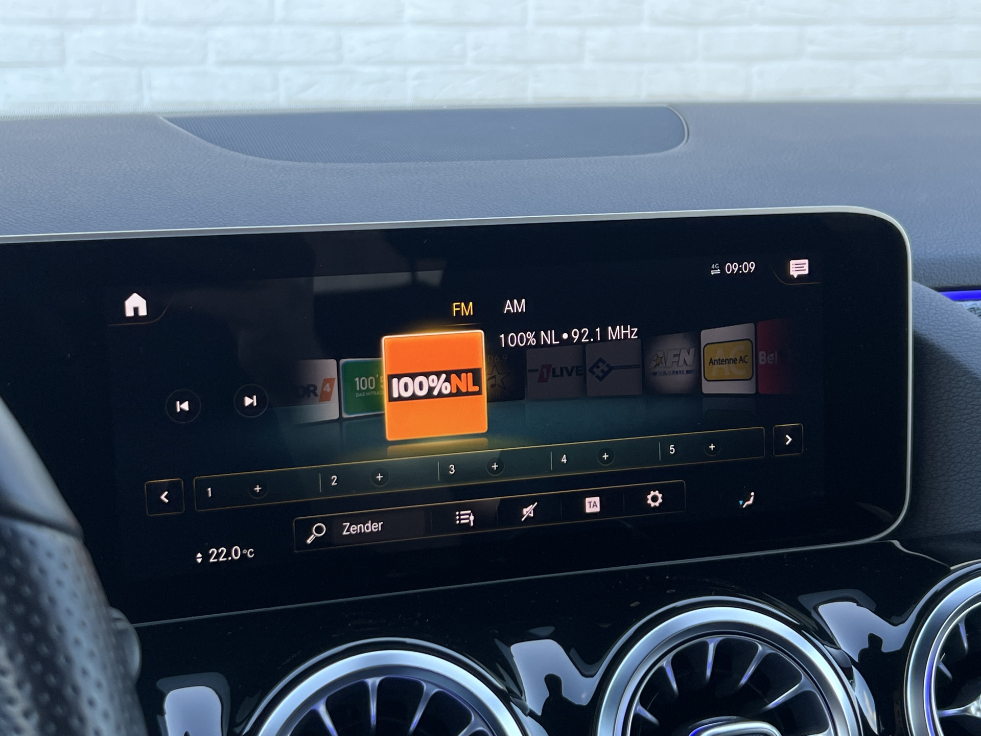 Foto van Mercedes-Benz B 200