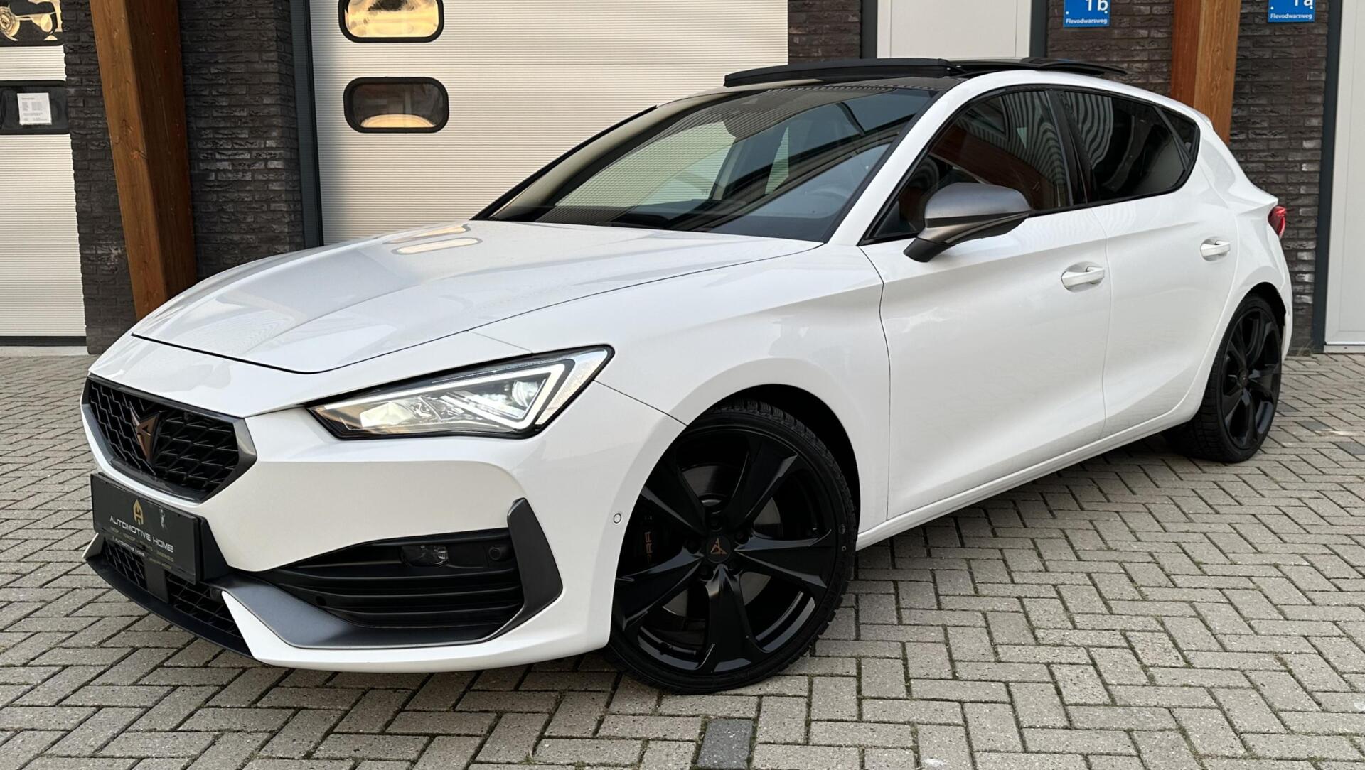 Cupra Cupra Leon 2.0 TSI VZ 300PK PANO/SFEERVERL/CARPLAY/STOELVW 2022 - voorkant