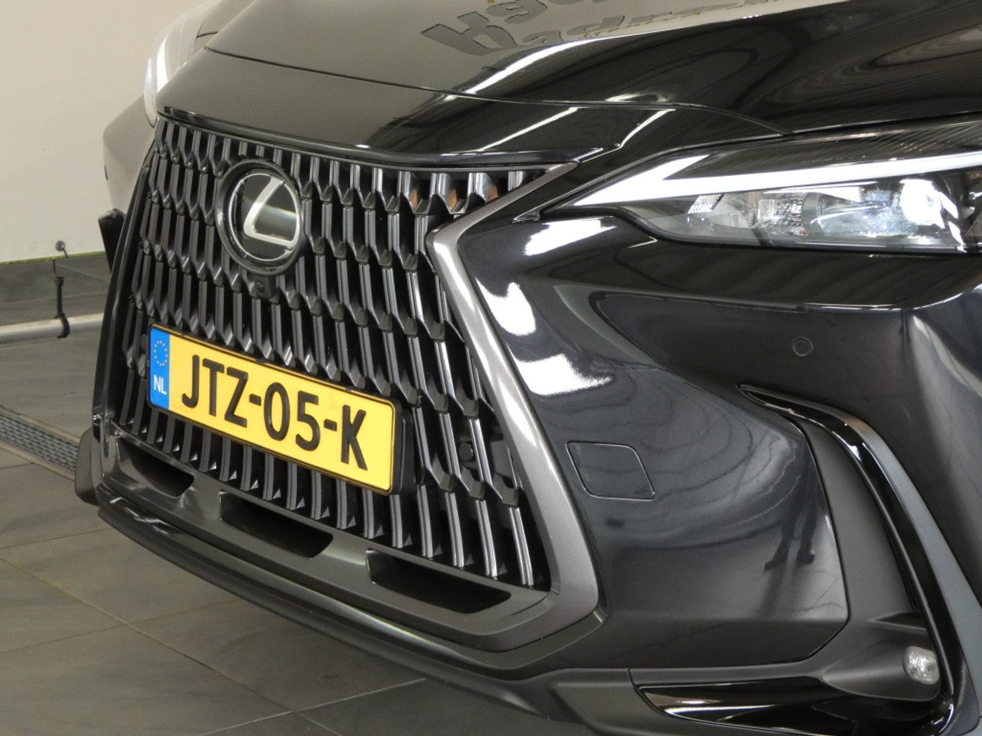 Foto van Lexus Lexus Nx450h+