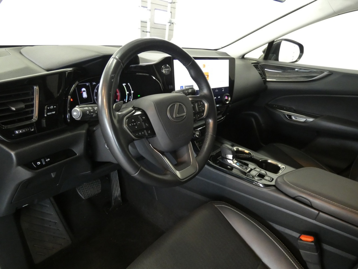 Foto van Lexus Lexus Nx450h+