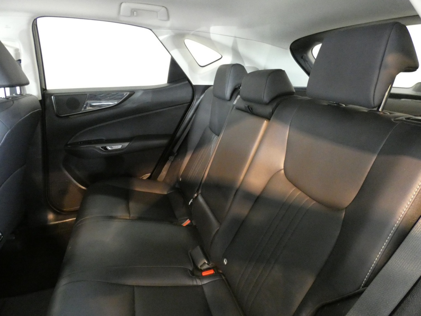 Foto van Lexus Lexus Nx450h+