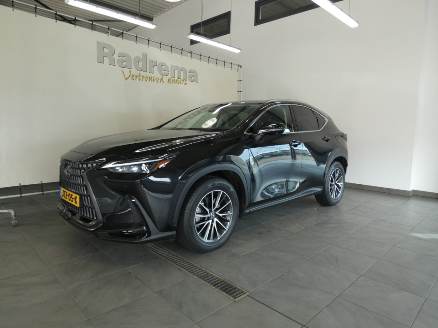 Foto van Lexus Lexus Nx450h+