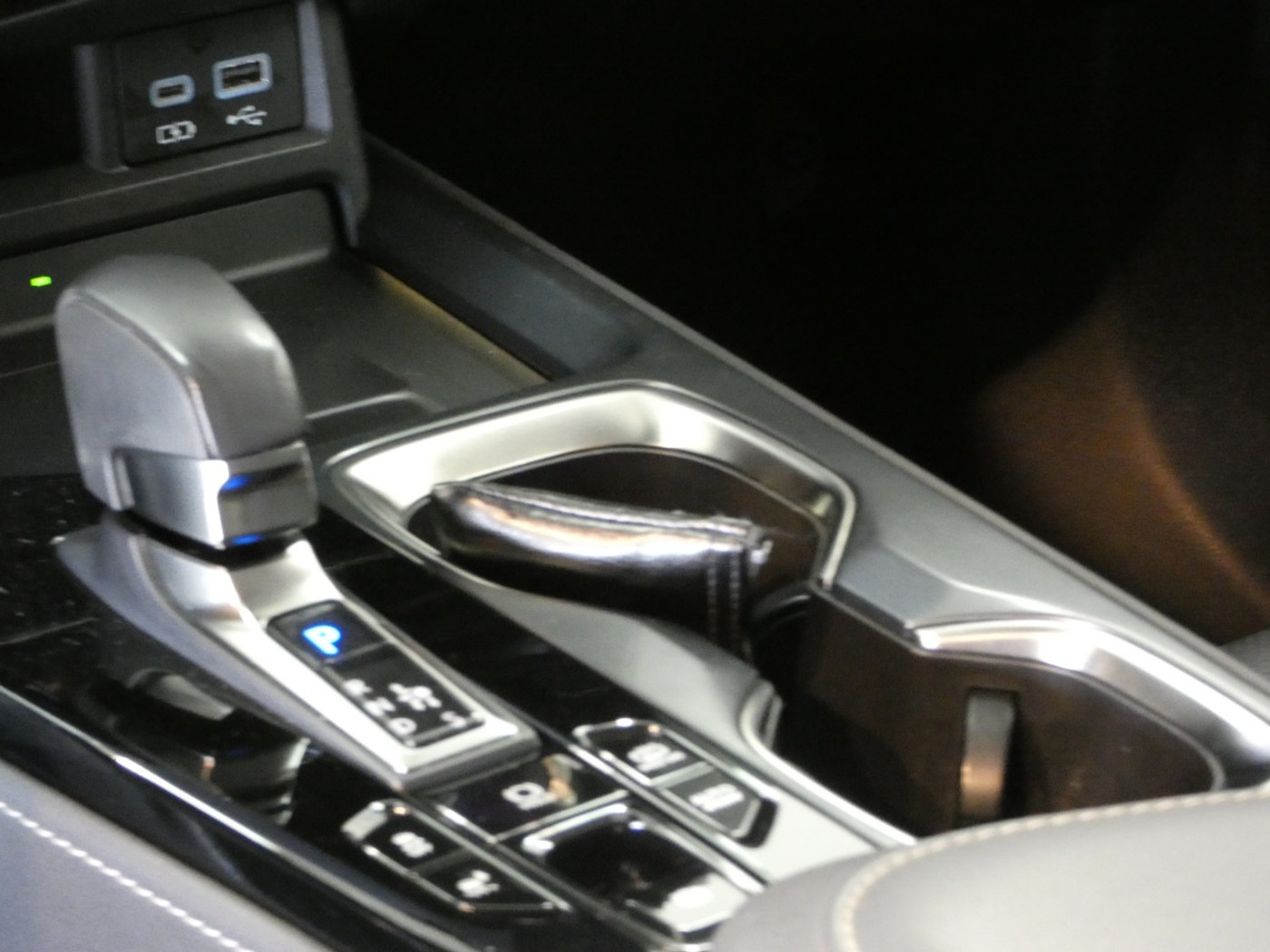Foto van Lexus Lexus Nx450h+