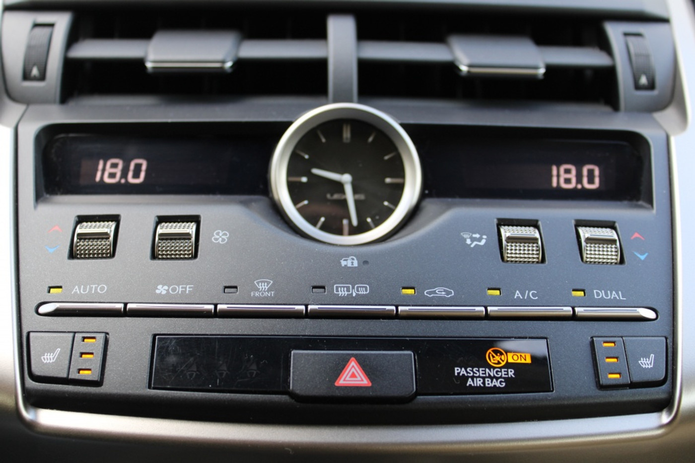 Foto van Lexus Lexus Nx300h
