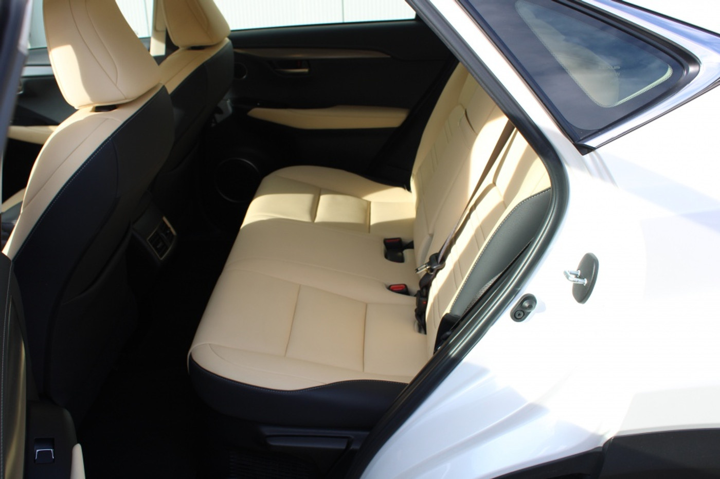 Foto van Lexus Lexus Nx300h