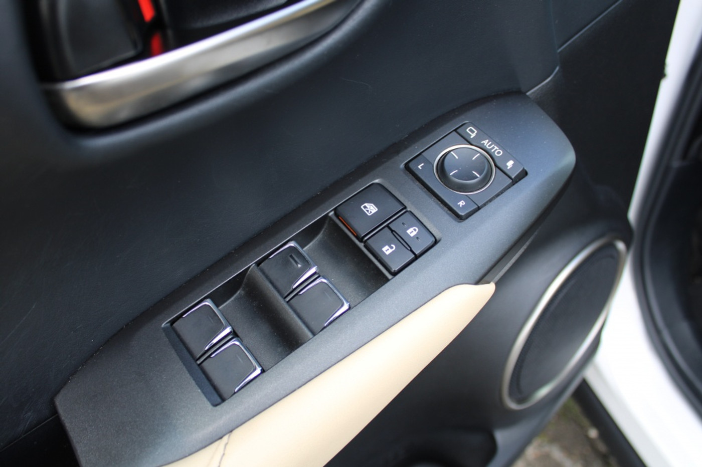 Foto van Lexus Lexus Nx300h