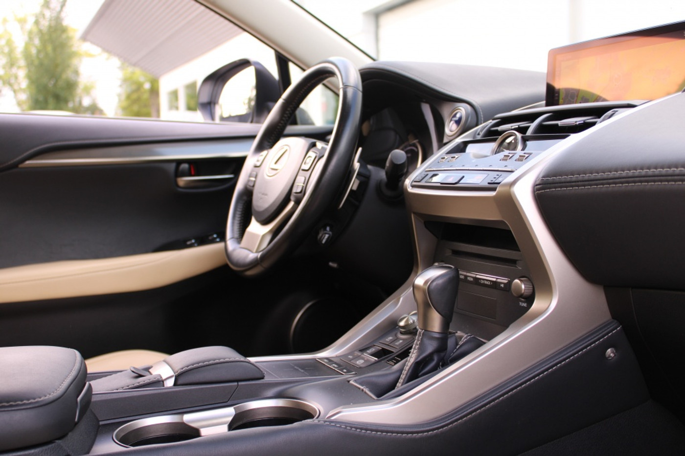 Foto van Lexus Lexus Nx300h