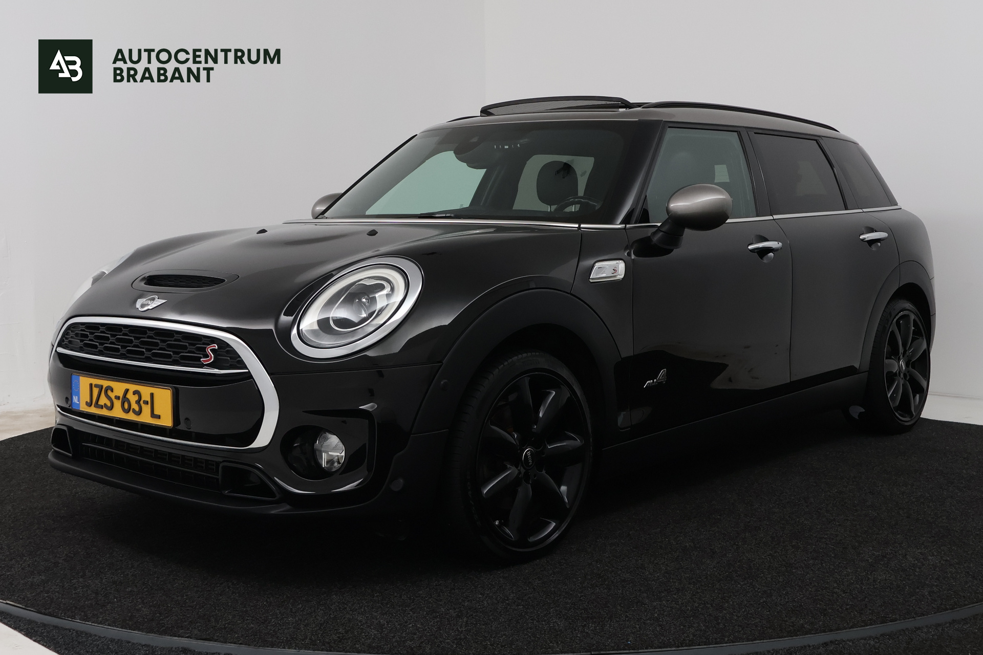 Mini Clubman 2.0 Cooper S ALL4 Chili | Pano | Leder | HUD 2017 - voorkant