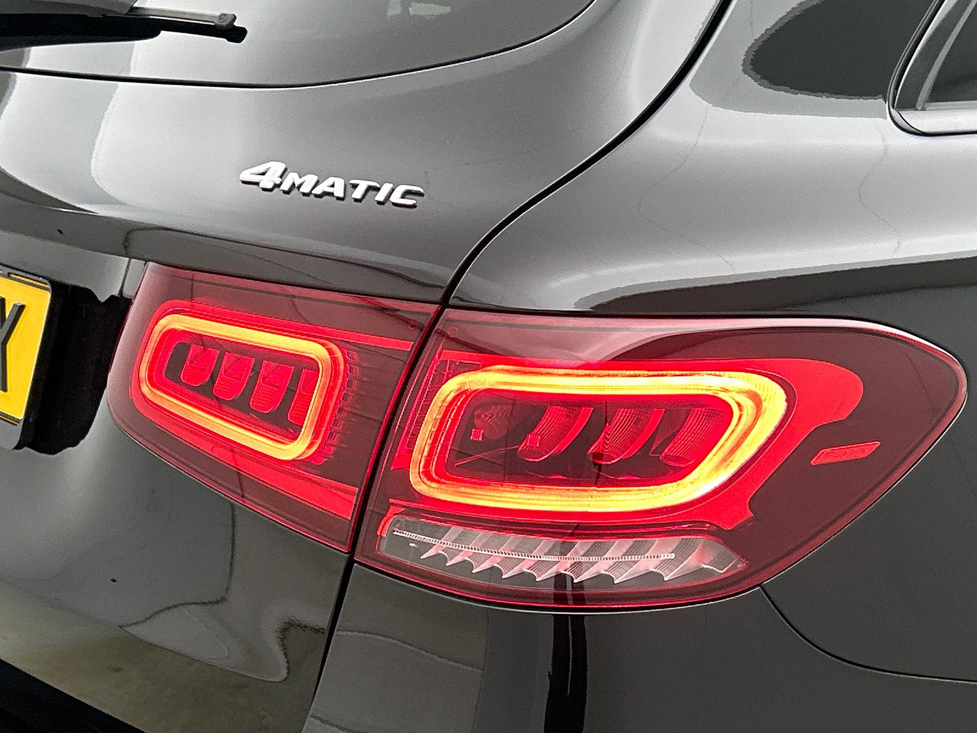 Foto van Mercedes-Benz GLC 300 E 4Matic