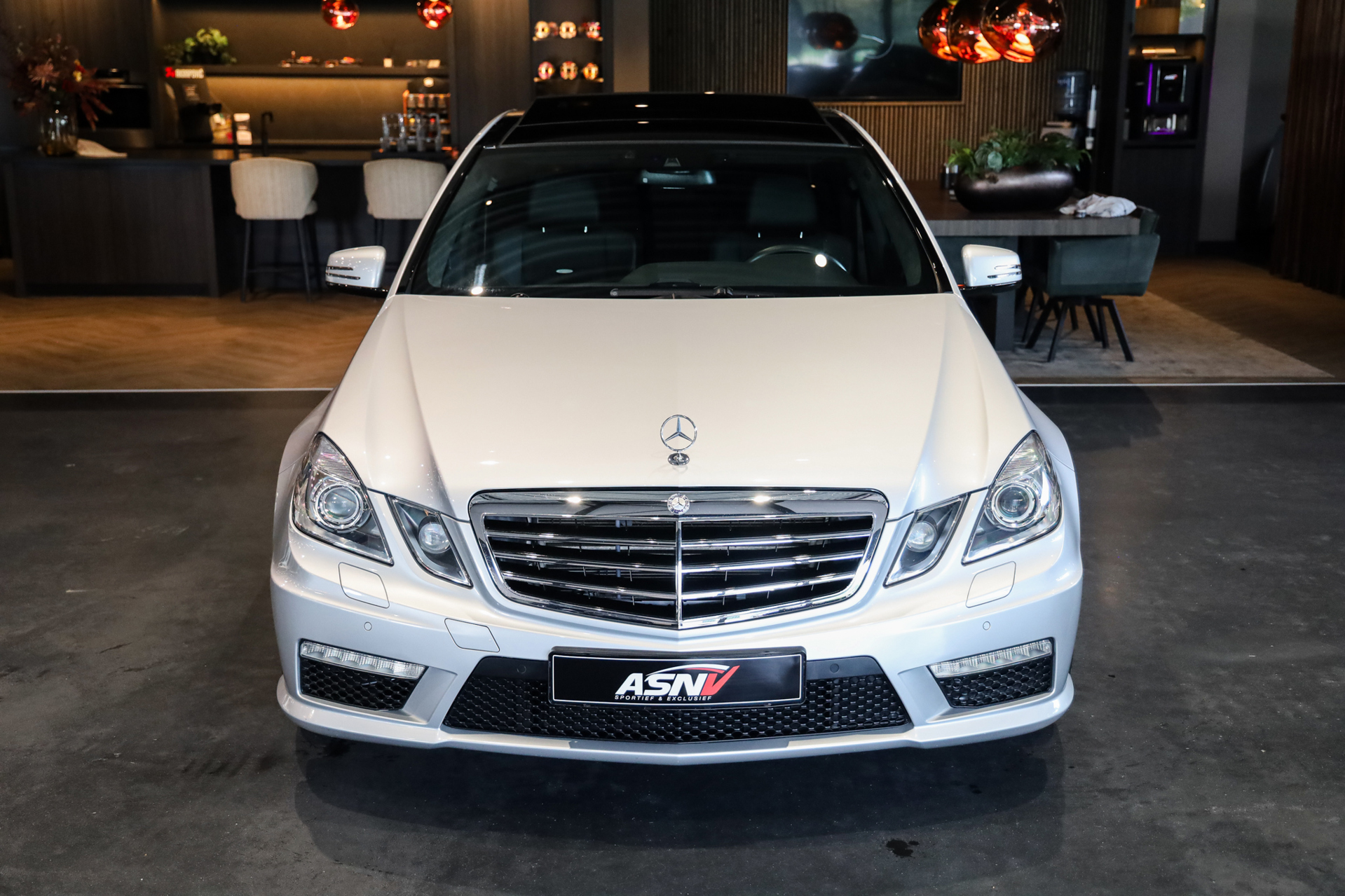 Foto van Mercedes-Benz E 63 AMG